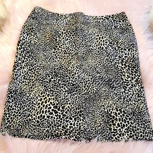 NWOT size 4 Express pinup Leopard 🐆 pencil wiggle skirt Super cute 😍 boss babe
